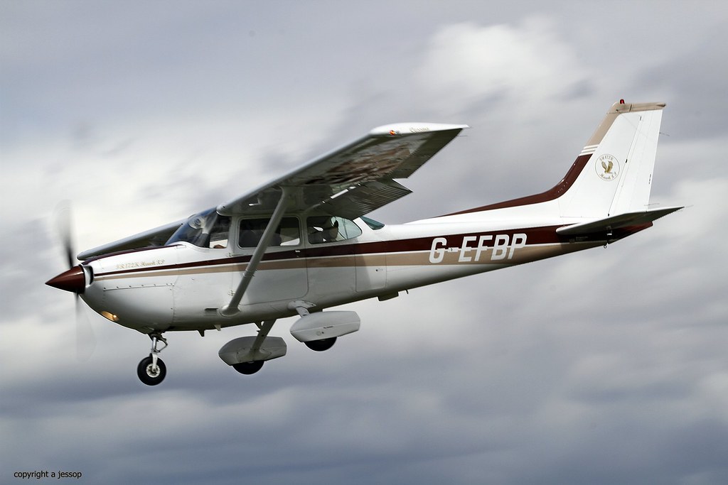 Cessna R172K Hawk XP – 1/4th share £22,000 (negotiable)