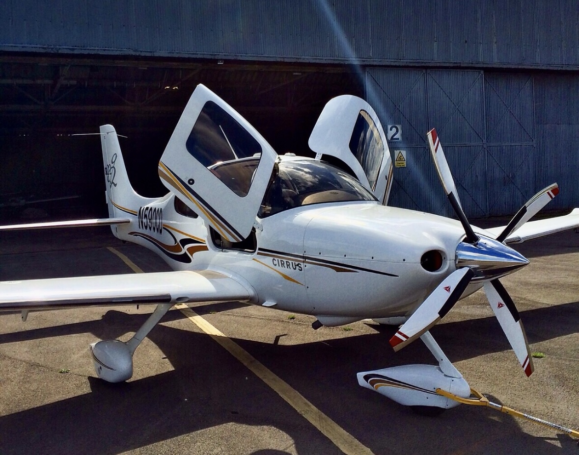 CIRRUS SR 22 - N590CD